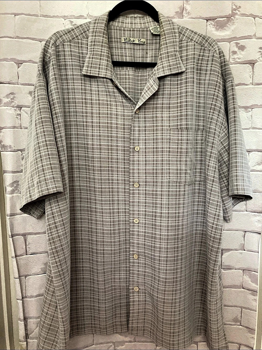 Men’s Batik Bay Plaid Button Down in Gray / tan